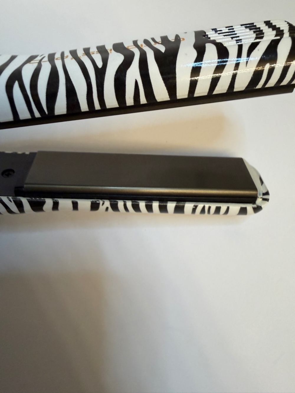 Corioliss Zebra Print Hair Straightener Flat Iron 1 inch - Black & White - Picture 8 of 9
